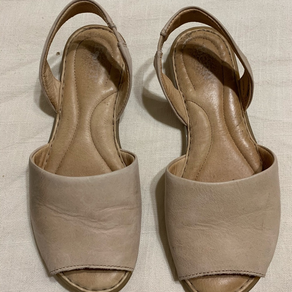 Born sandals size 8